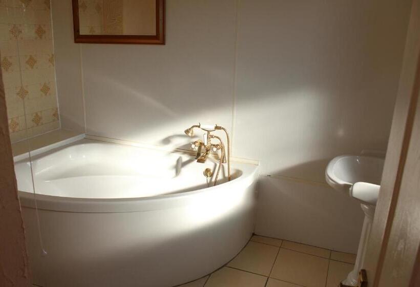 חדר סטנדרט, Middlegate