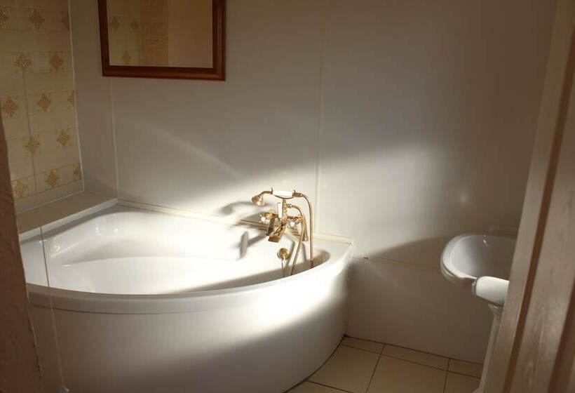 חדר סטנדרט, Middlegate