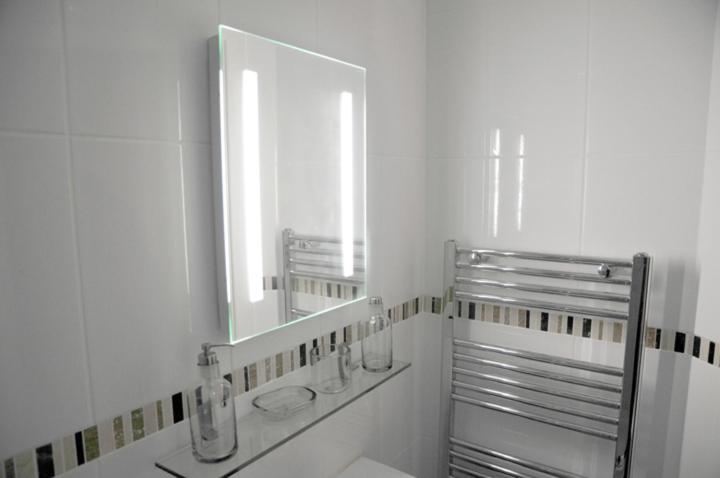 标准单人间, Royal George