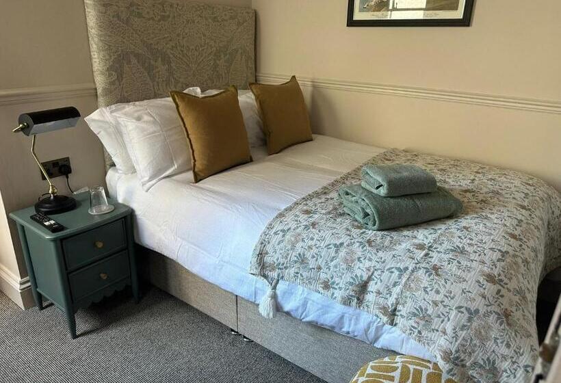 חדר סטנדרט יחיד, The Golden Cross