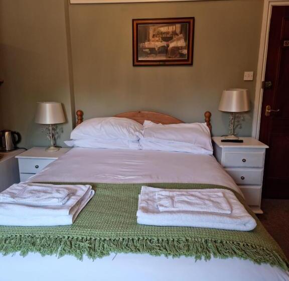 חדר סטנדרט, The Three Horseshoes East Worldham