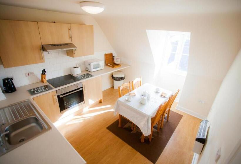 ３ベッドルームアパートメント, Albion House