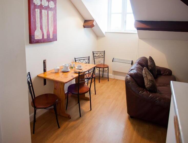 ２ベッドルームアパートメント, Albion House