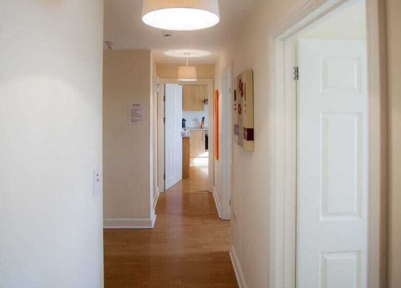 ３ベッドルームアパートメント, Albion House