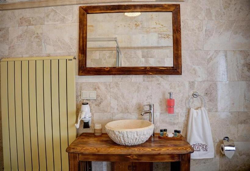 Люкс с гидромассажем, House 1938 Special Cave