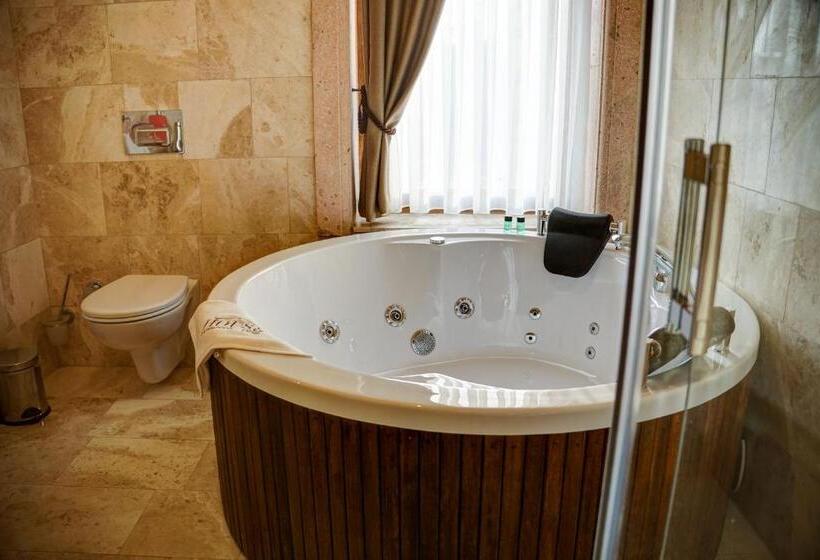 Люкс с гидромассажем, House 1938 Special Cave