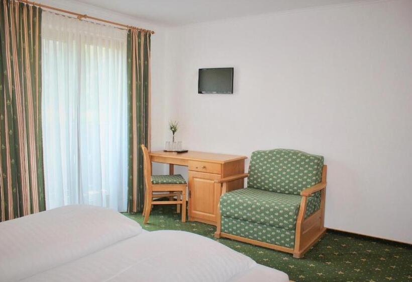 スタンダードルーム, Alex