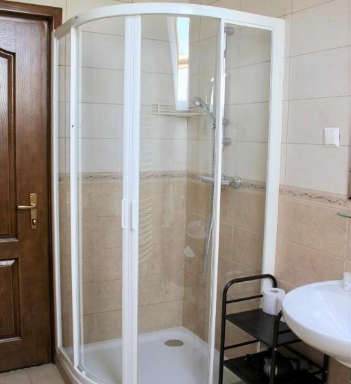 סוויטת 2 חדרי שינה, Alex