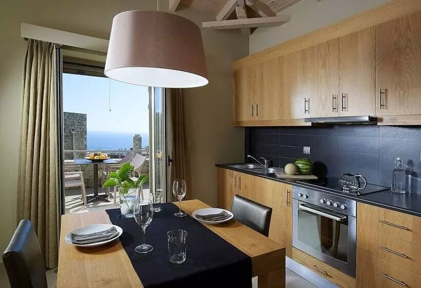 スイート, Anaxo Resort