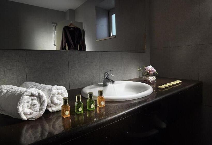 スイート, Anaxo Resort