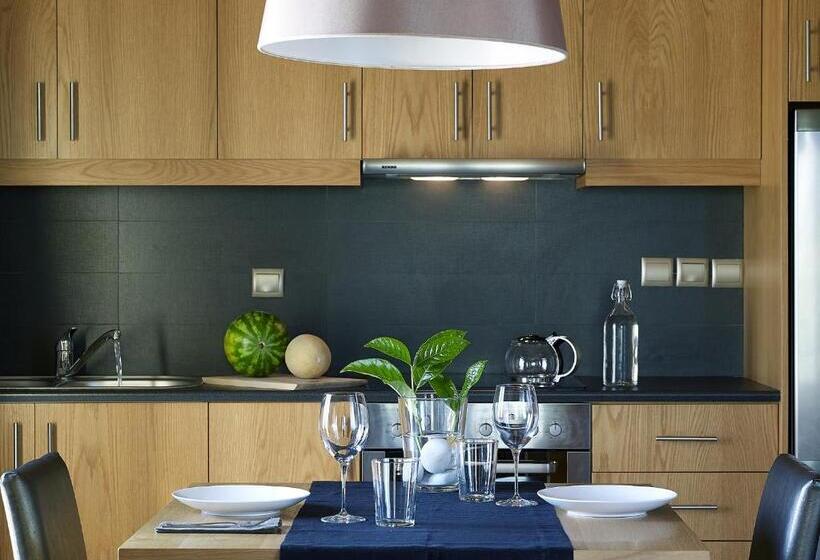 スイート, Anaxo Resort