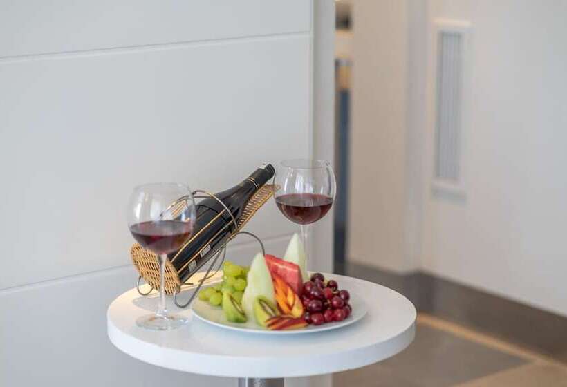 Suite with Terrace, Atik