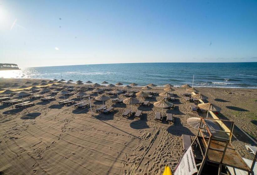 Suite with Terrace, Atik