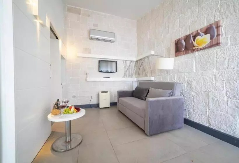 Suite with Terrace, Atik