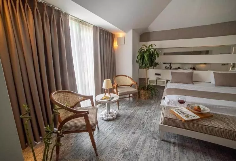 Deluxe Suite