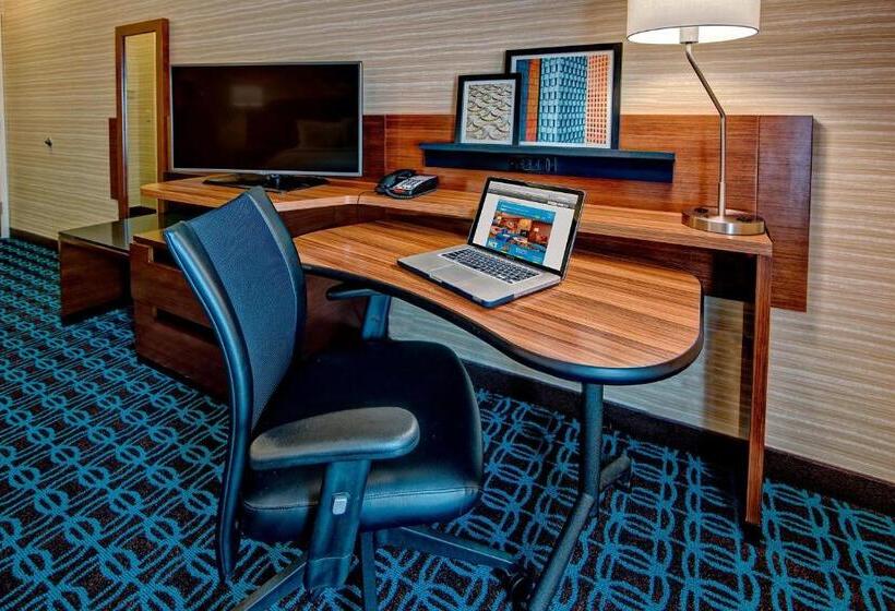 스위트 킹사이즈 침대, Fairfield Inn & Suites By Marriott Jackson