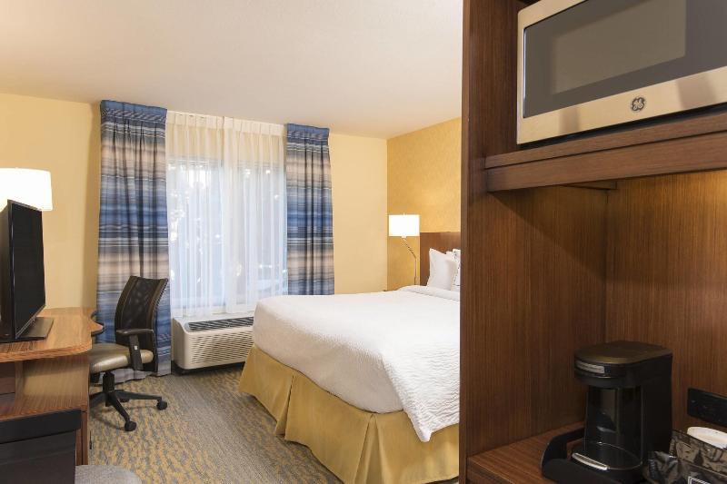 חדר סטנדרט עם מיטת קינג, Fairfield Inn & Suites By Marriott Tampa Westshore/airport