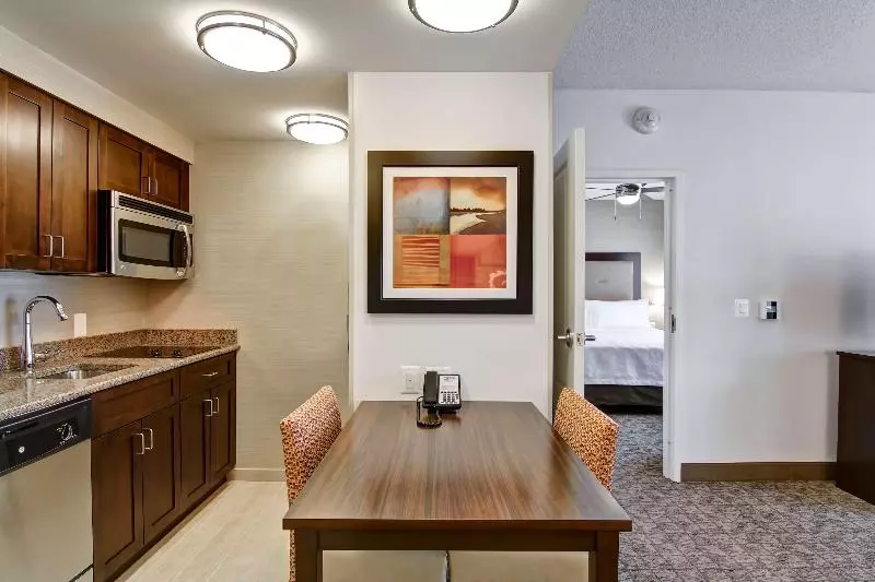 キングサイズベッドのスイートルーム, Homewood Suites By Hilton Woodbridge