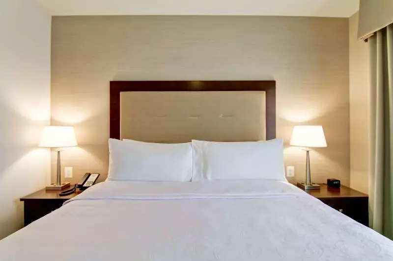 キングサイズベッドのスイートルーム, Homewood Suites By Hilton Woodbridge