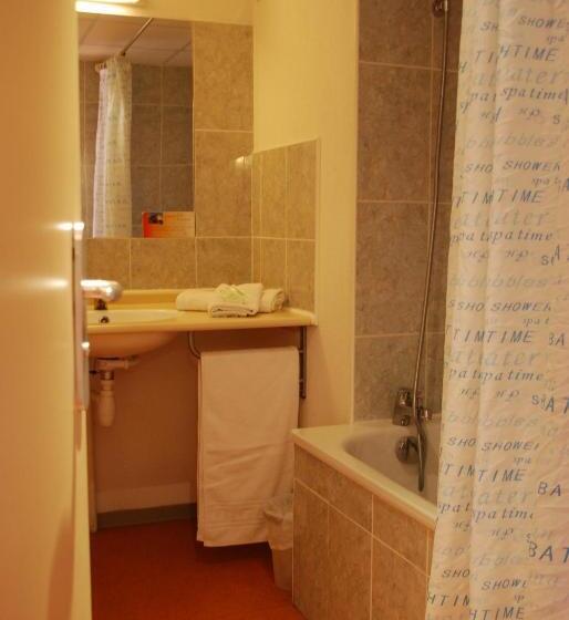 חדר קומפורט לשלושה, Hôtel De L'orb