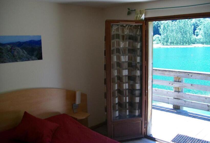 غرفة قياسية مطلّة علي البحيرة, Lac Des Graves