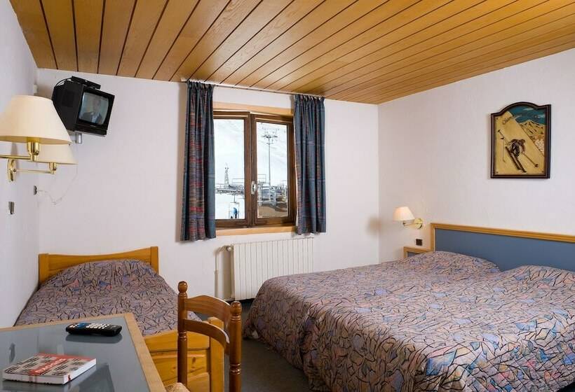 Номер Стандарт Трехместный, Madame Vacances Hôtel Le Christina