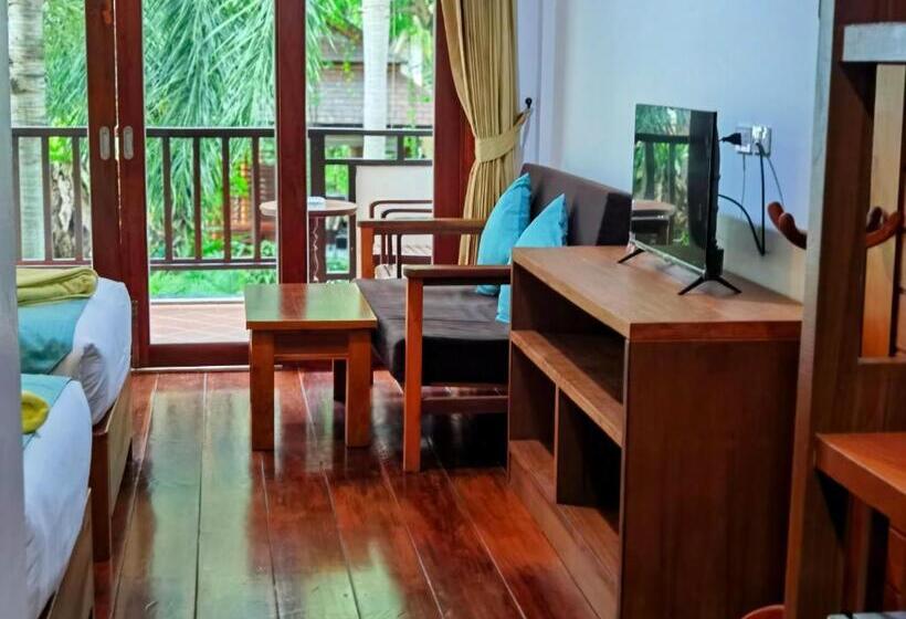 Standard Szoba Erkéllyel, Phuket Meet Holiday Hotel Rawai 普吉岛相遇花园度假酒店 拉威店