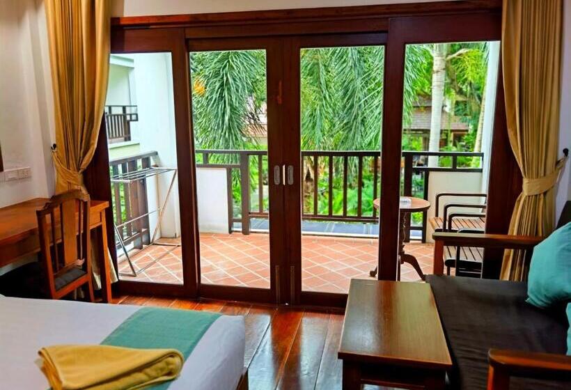 Номер Стандарт с Балконом, Phuket Meet Holiday Hotel Rawai 普吉岛相遇花园度假酒店 拉威店