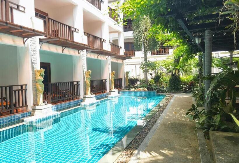 Номер Стандарт с Балконом, Phuket Meet Holiday Hotel Rawai 普吉岛相遇花园度假酒店 拉威店