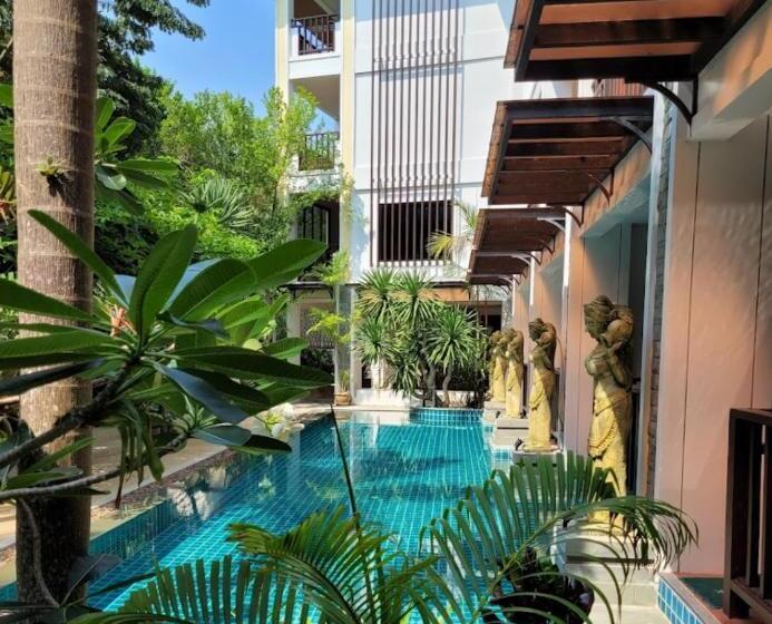 Трехместный Номер Стандарт Вид на Бассейн, Phuket Meet Holiday Hotel Rawai 普吉岛相遇花园度假酒店 拉威店