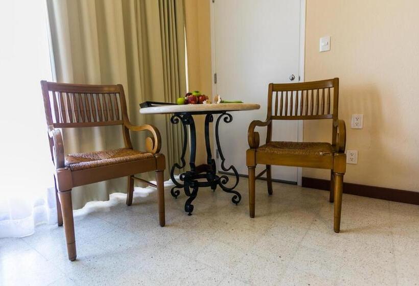 חדר סופריור עם מיטת קינג, Pierre Mundo Imperial Riviera Diamante Acapulco