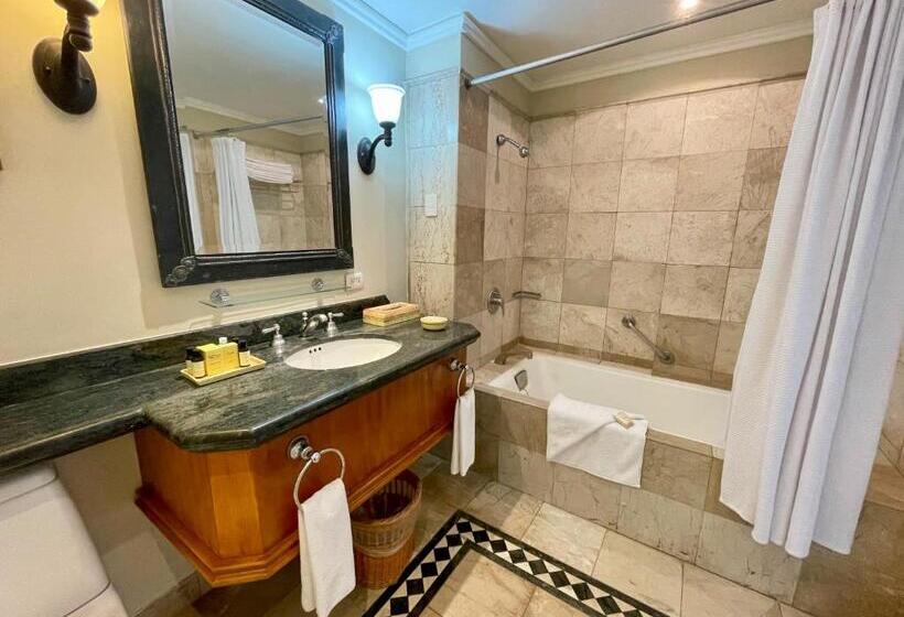 Полулюкс, Pierre Mundo Imperial Riviera Diamante Acapulco