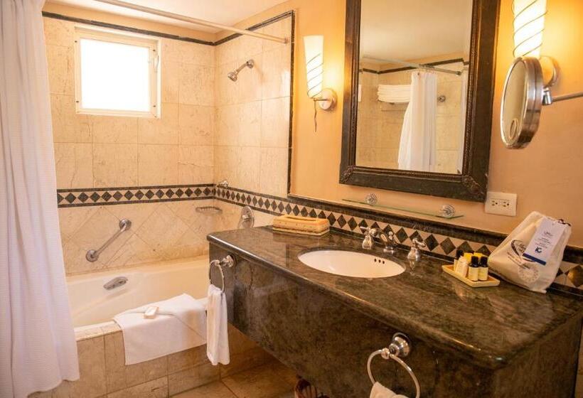 חדר סטנדרט שתי מיטות זוגיות, Pierre Mundo Imperial Riviera Diamante Acapulco