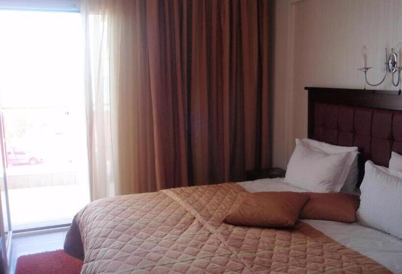 غرفة أساسية ثلاثية, Pithari