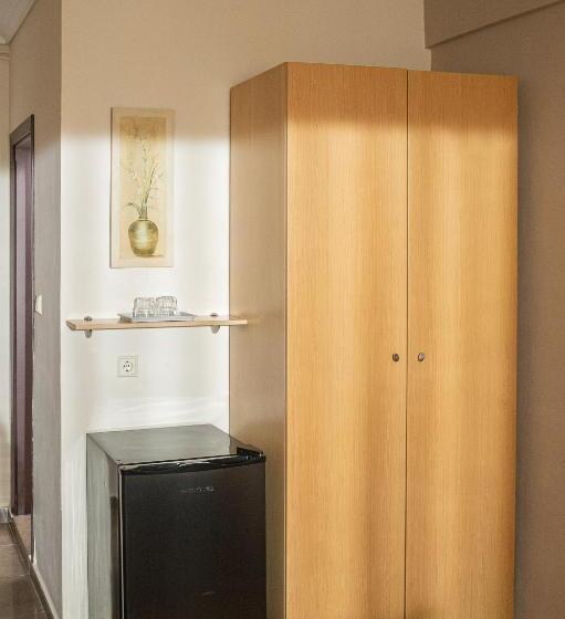 غرفة أساسية ثلاثية, Pithari