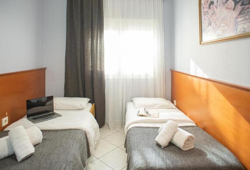 شقة إقتصادية غرفة واحد, Pithari