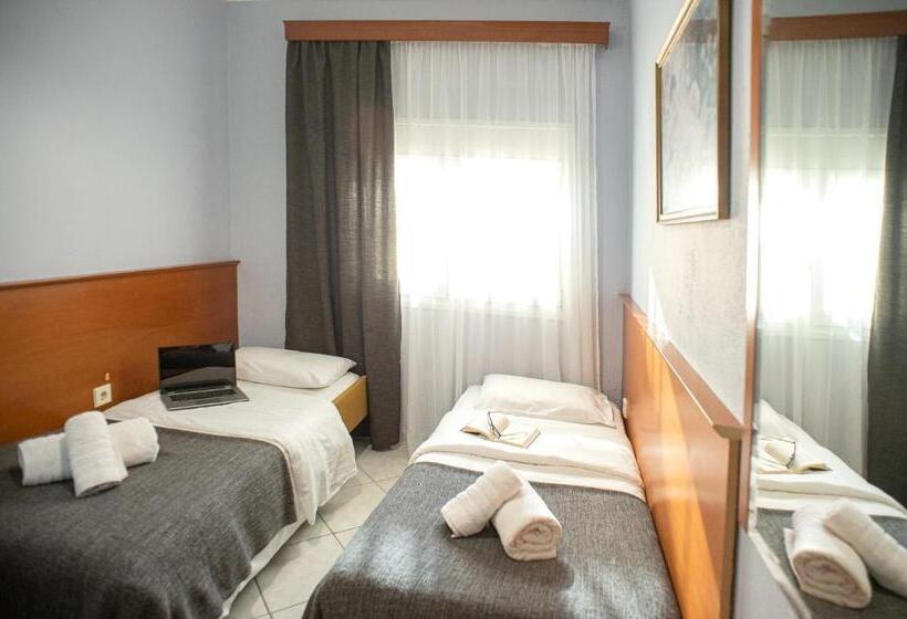 شقة إقتصادية غرفة واحد, Pithari