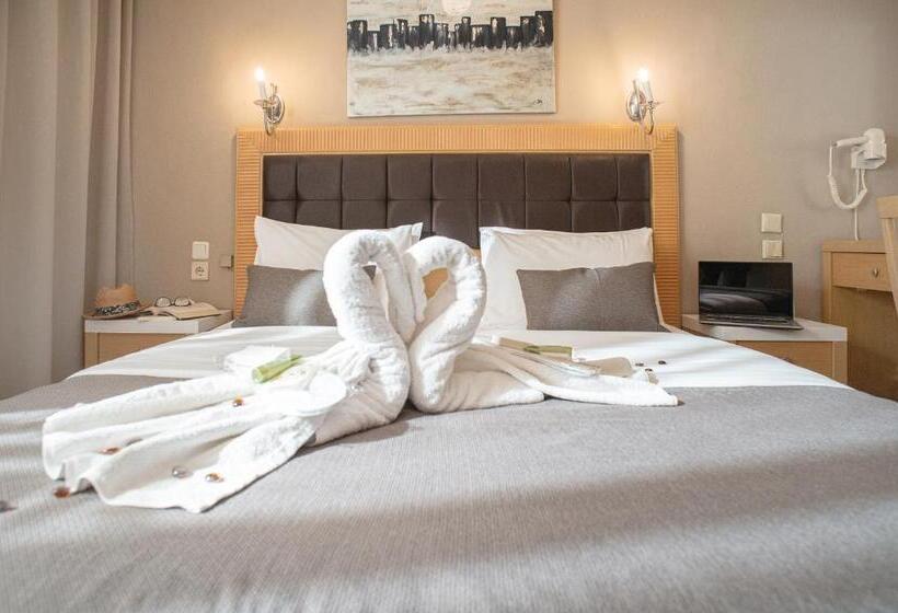 غرفة قياسية مطلّة علي البحر مزوَّدة بشُرفة, Pithari