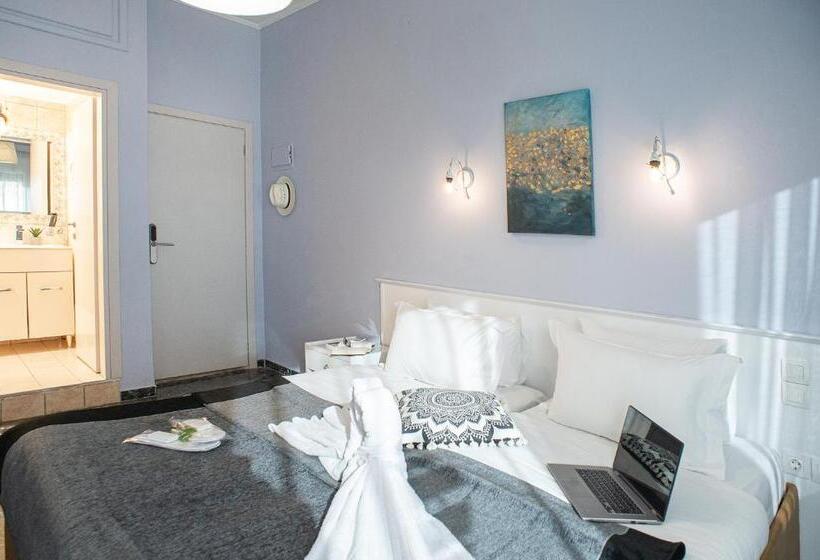 إستوديو قياسى مطل على البحر, Pithari