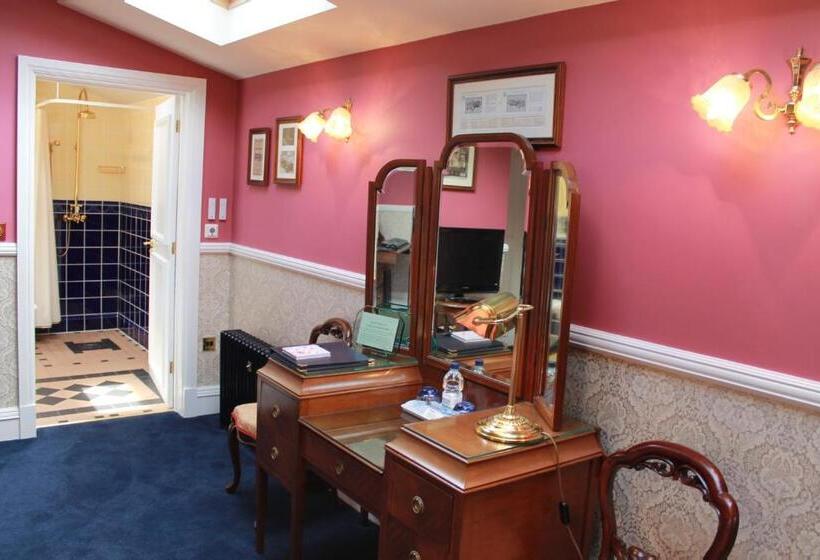 Executive Oda, The Pitstop