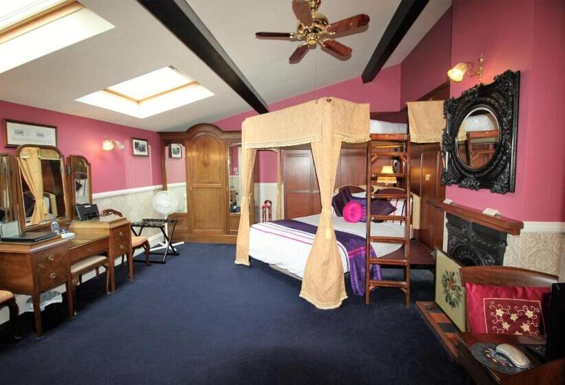 Executive Oda, The Pitstop