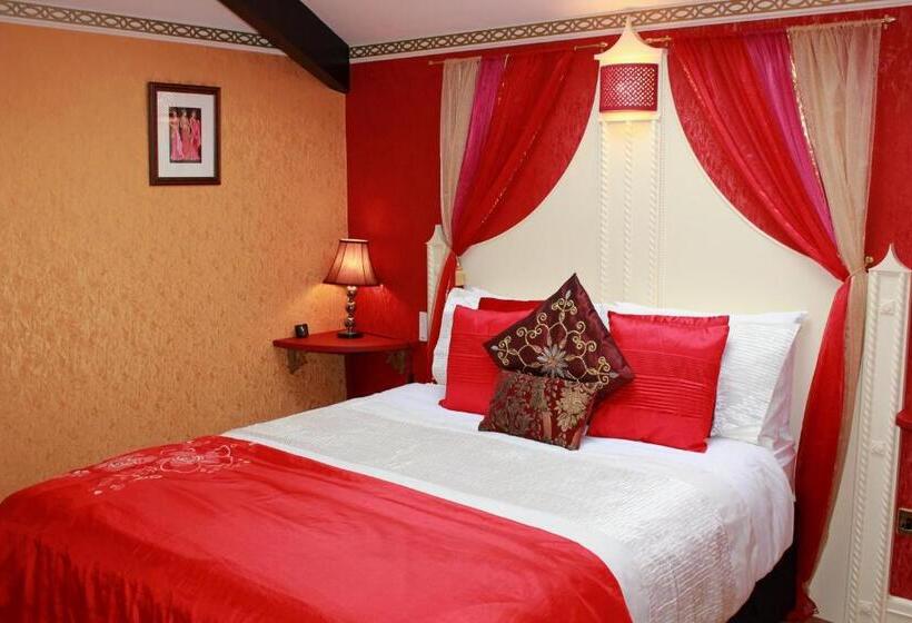 Standart Oda, The Pitstop