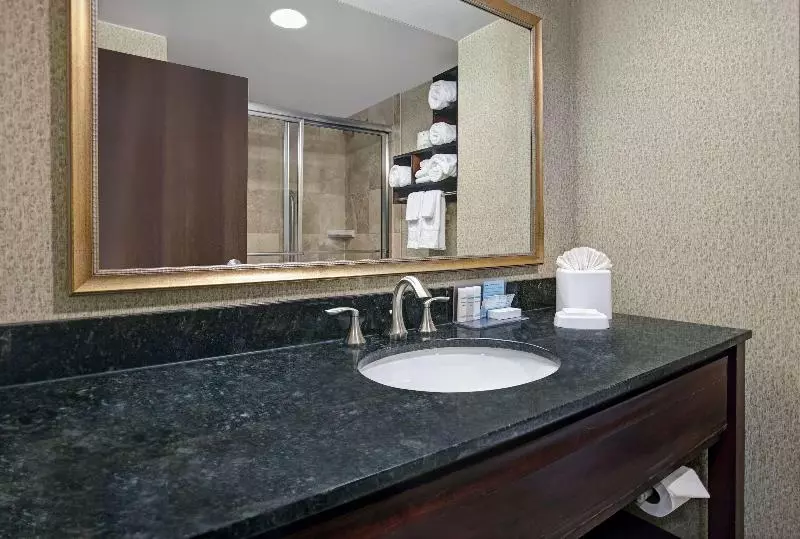 ویلای یک اتاق خوابه با استخر شنا, Jirana  Patong