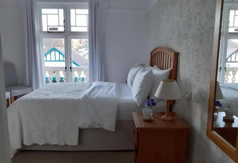 Номер Стандарт с Балконом, Gable Lodge Guest House