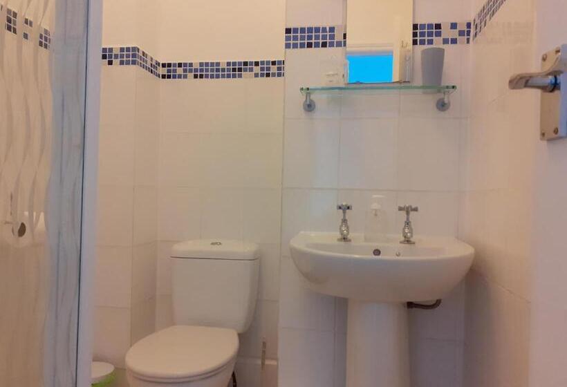 Номер Стандарт с Балконом, Gable Lodge Guest House