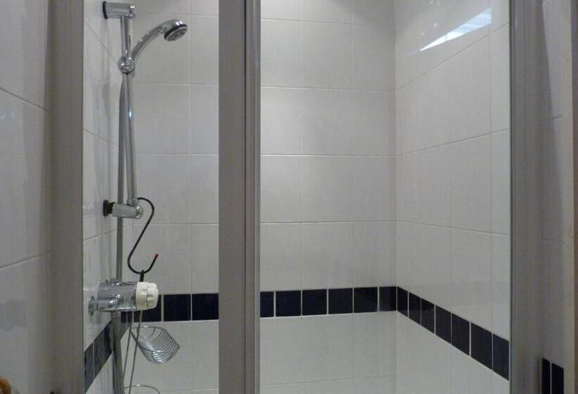 غرفة قياسية, The Kenton