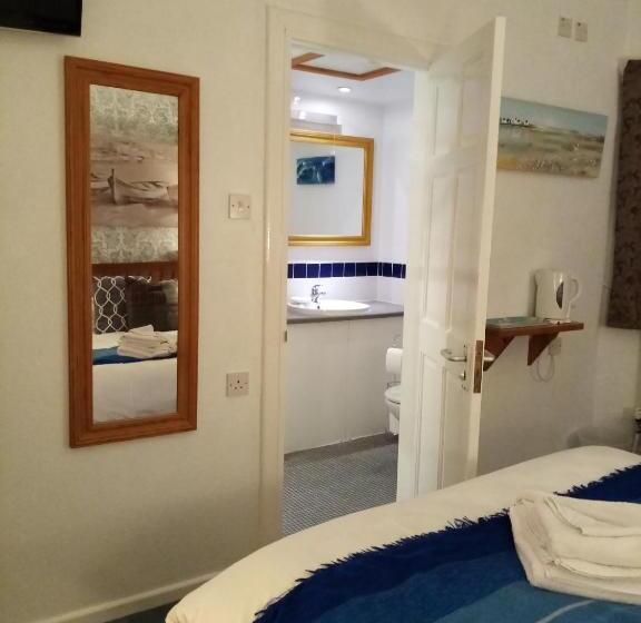 غرفة عائلية, The Kenton