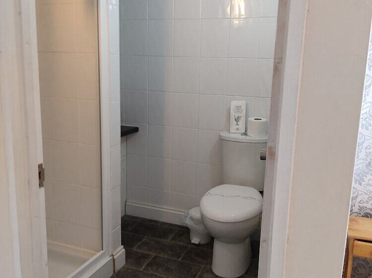 غرفة قياسية, The Kenton