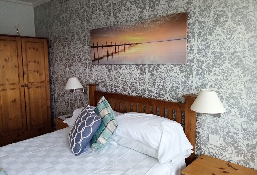 غرفة عائلية, The Kenton