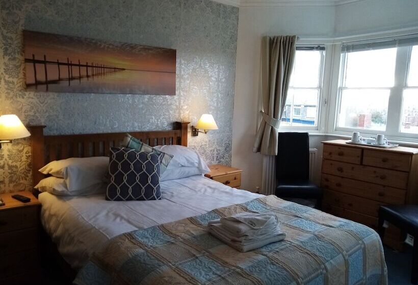 غرفة عائلية, The Kenton